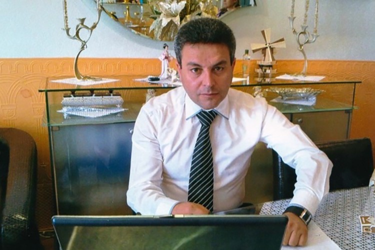 Türk iş insanı Nuri Geneş'ten firmalara destek