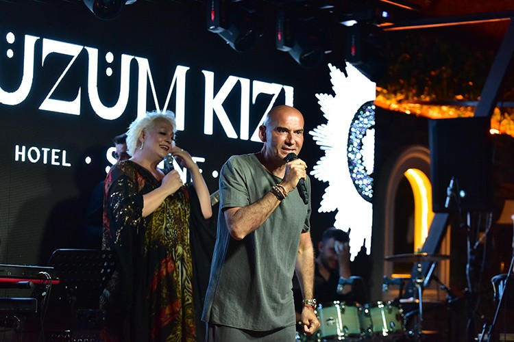 Yeni bir yazda yine beraberiz