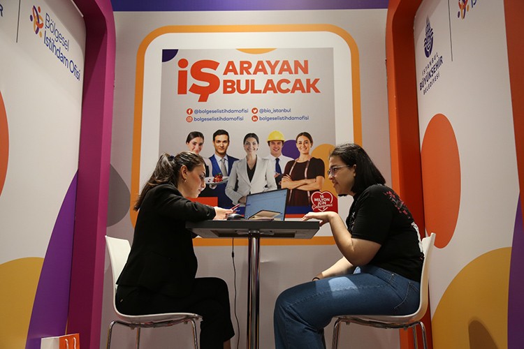 Gençler işveren markalarla buluşuyor