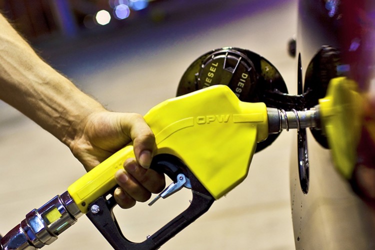 Benzinde 11 kuruş indirim