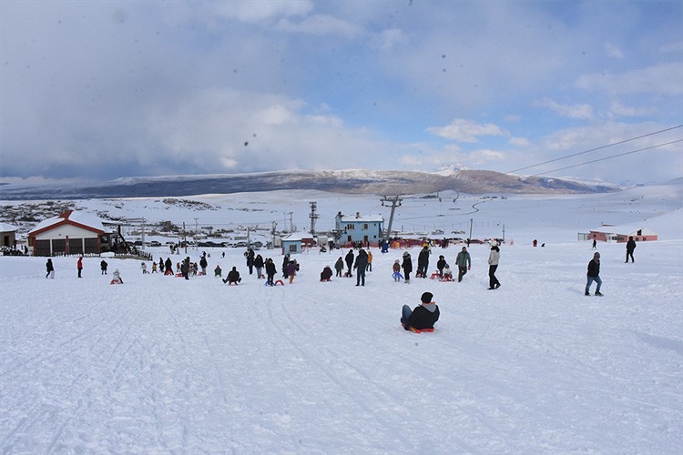 Van'daki Abalı Kayak Merkezi sezonu açtı