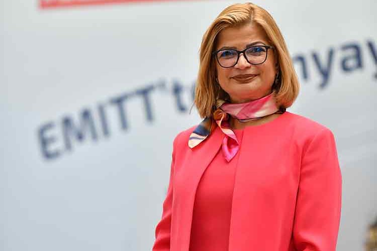 Emitt kapıları açmak için gün sayıyor