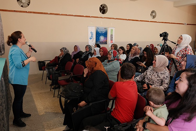 TİKAV, Dijitaldeki Ayak İzimiz projesi kapsamında haziran ayı eğitimleri ile kırsalda ailelerin eğitimini desteklemeye devam ediyor