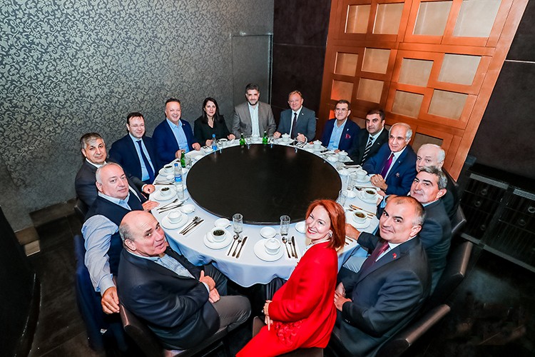 hedef Çin'e 1 milyar Dolar