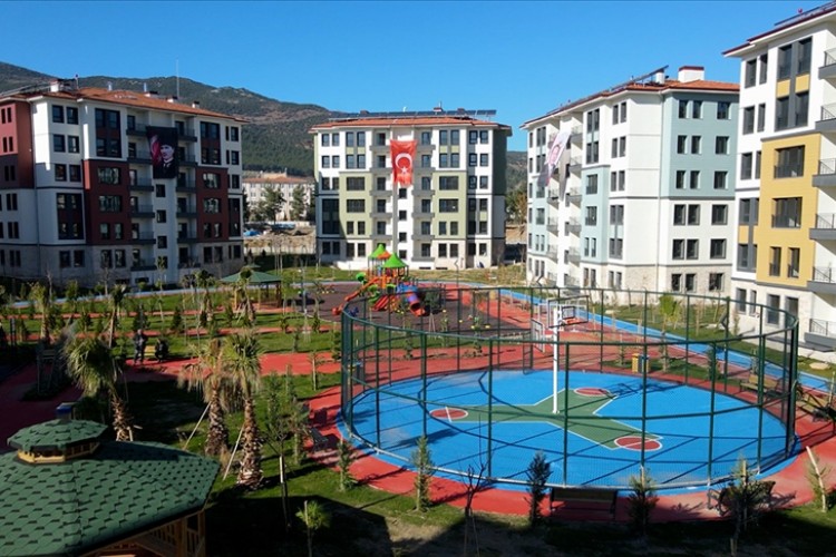 TOKİ taksitlerinin artış oranı yüzde 49 yerine yüzde 24 olarak belirlendi