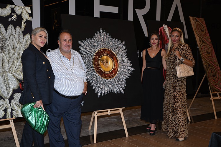 Eserler omurilik felçlileri yararına satıldı