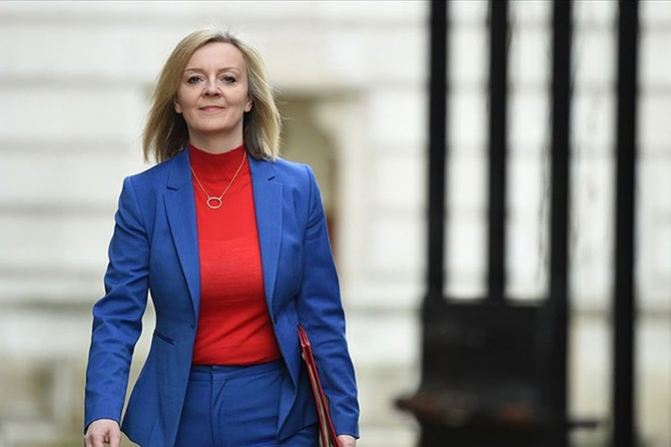 Truss, krize yol açan mini bütçeyi savundu