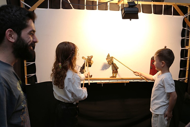 İnteraktif gösterilerle çocuklara müzeleri sevdiriyor