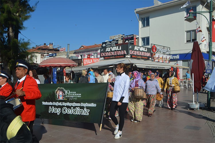 19. Ayvalık Uluslararası Zeytin Hasat Festivali başladı