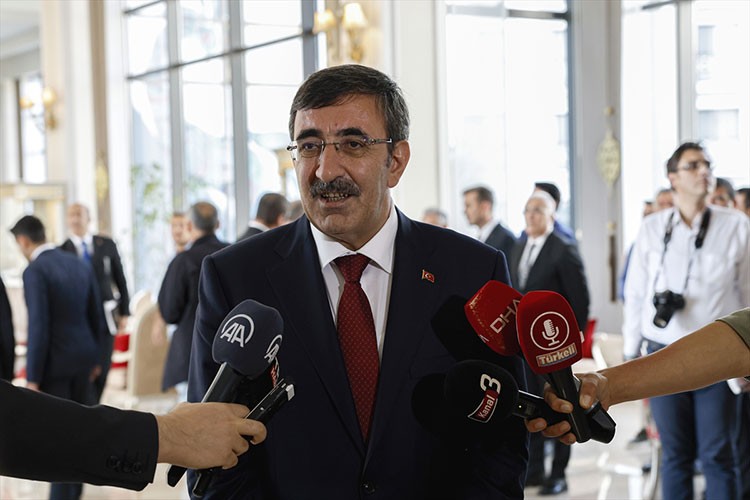 "Orta vadede tek haneli enflasyonu öngörüyoruz"