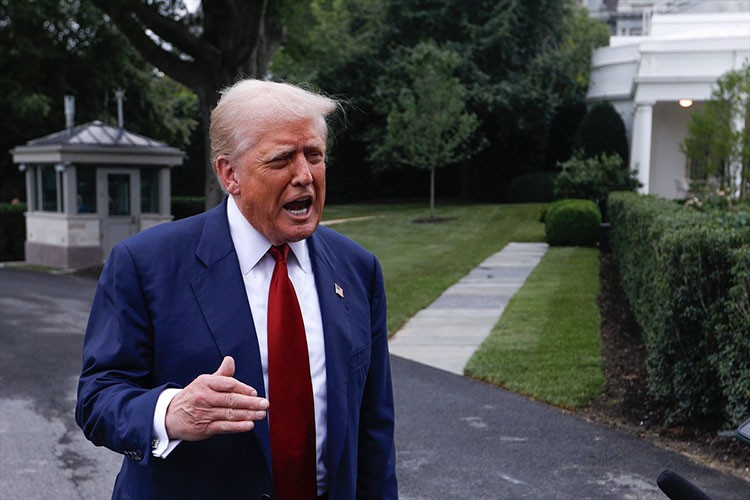 Trump, "küçük otomobillerin" üretilmesini onayladı