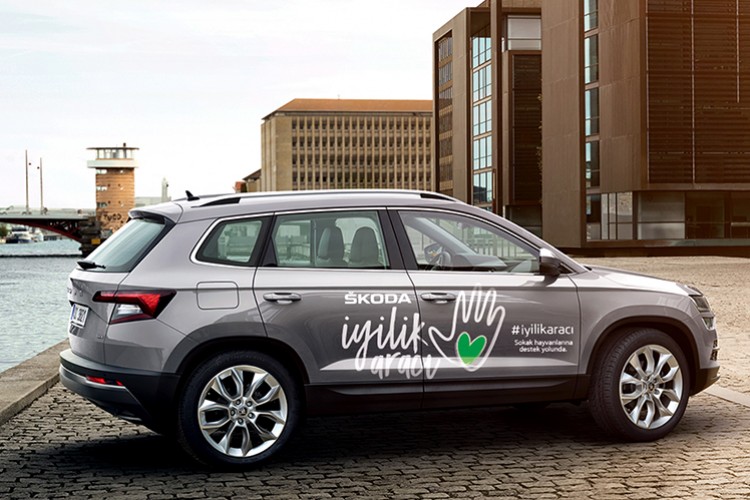 ŠKODA'nın iyilik araçları şimdi de köy okulları için yola çıkıyor