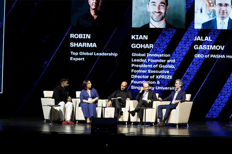 Teknoloji dünyasının devleri Bakü'de buluştu