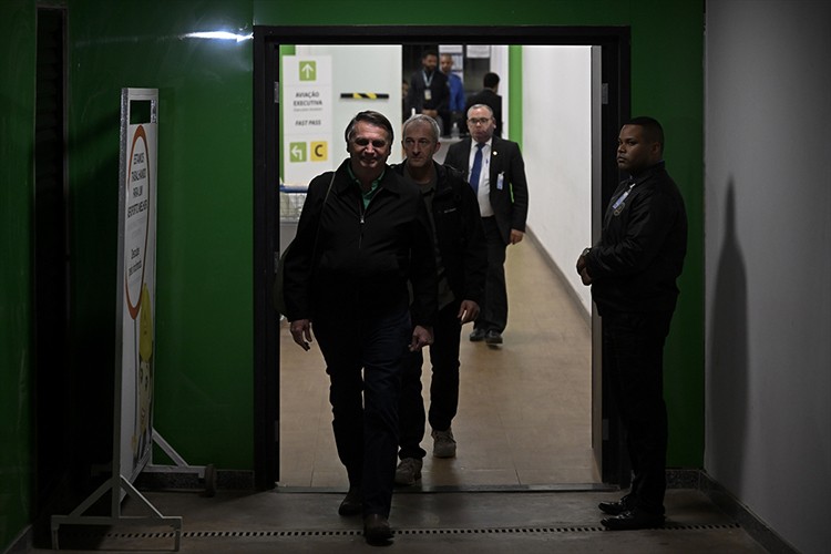 Bolsonaro'ya 8 yıl siyasi yasak