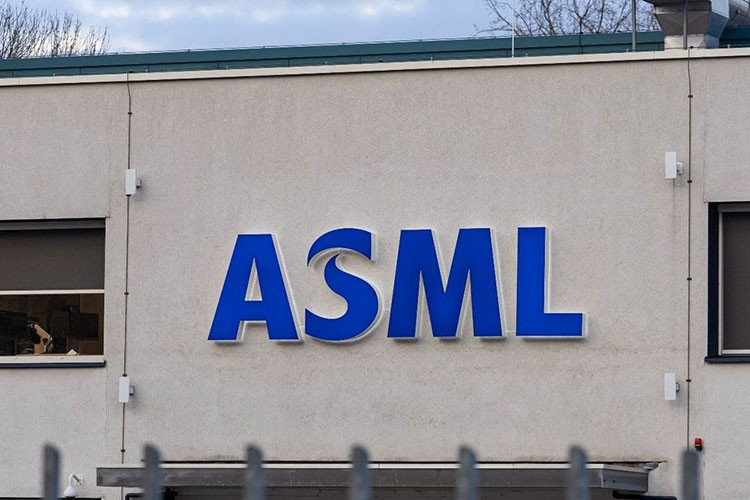 Avrupa'nın en değerli şirketi ASML oldu