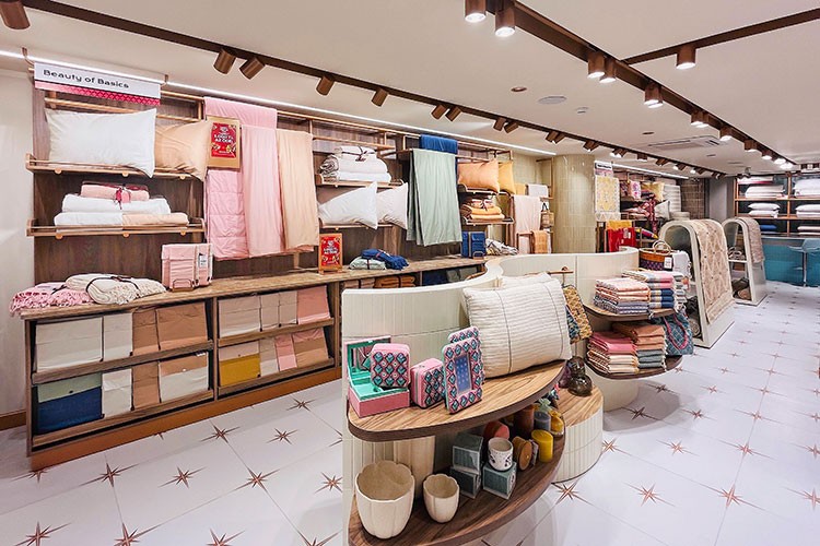 Zsa Zsa Zsu'nun Güneşli Renkler Dünyası Adana'yla Buluştu