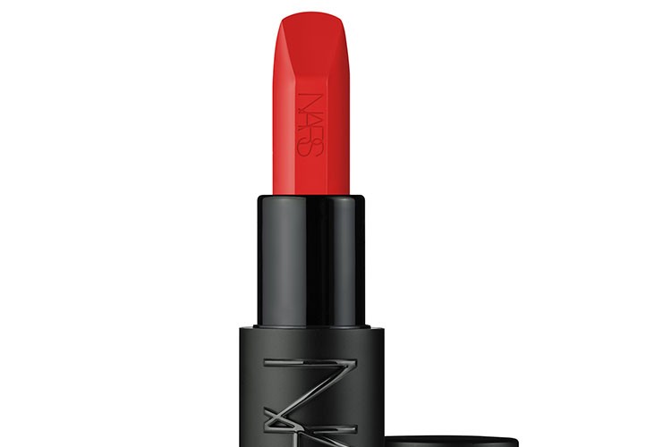 Güçlü, Çarpıcı ve Zamansız: NARS Explicit Lipstick