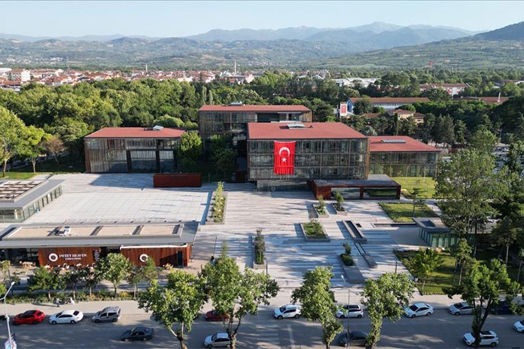 İnegöl Belediyesi 2850 kişiye iş imkanı sağladı