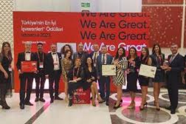 Akra Hotels 3 yıl üst üste