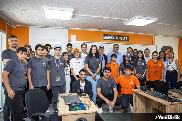 Bilkom ve Token deprem bölgesindeki gençleri teknoloji eğitimiyle buluşturuyor