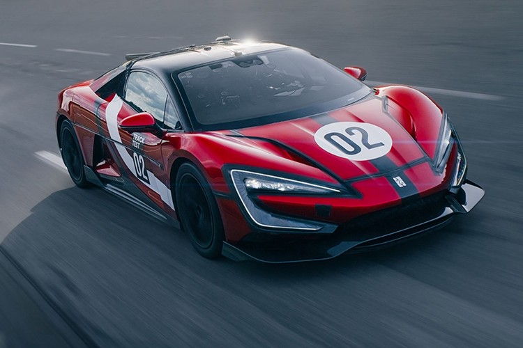 Dünyanın en hızlı seri üretim otomobili oldu