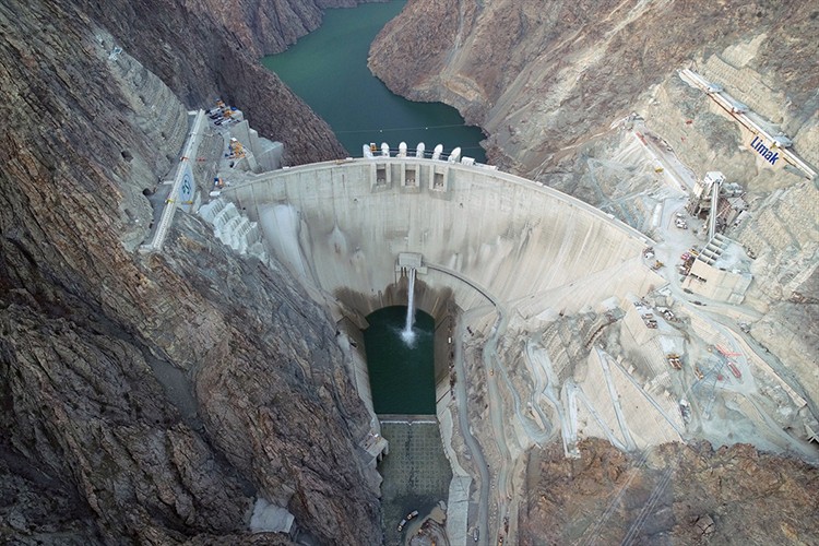 Yusufeli Barajı'nda su seviyesi 74 metreye ulaştı