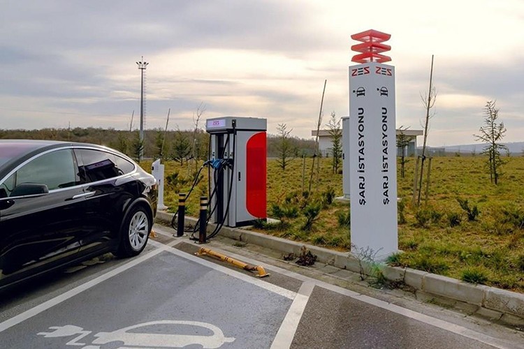 Şarj istasyonu sayısı 3 bin 700'ü geçti