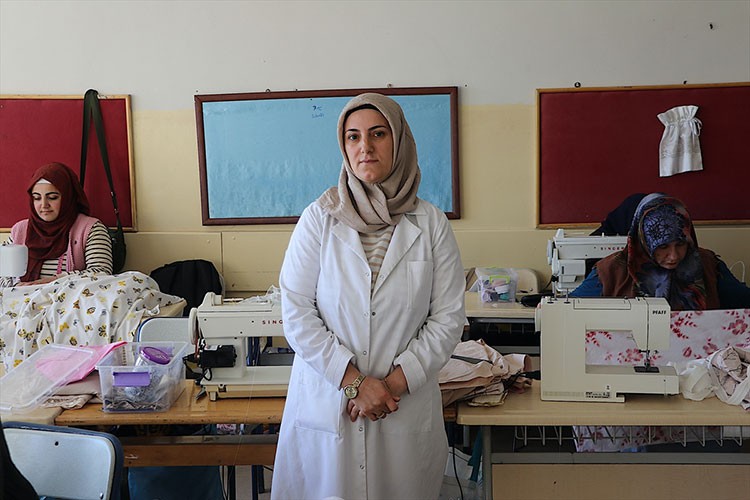 Kendi işini kurdu, şimdi de kadınlara meslek öğretiyor
