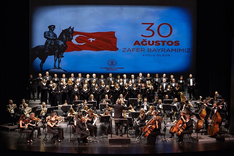 Büyük Zafer'in 103. Yıldönümü sahneye taşındı