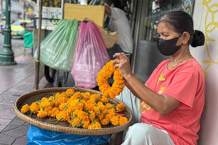 Bangkok'un lezzet tezgahları hayatın ritmini tutuyor