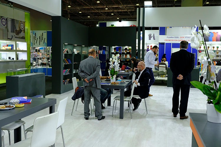 Promosyon için Türkiye'deler.