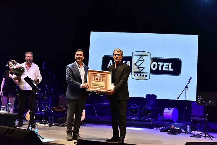 Sanat ve sanatçıya büyük destek