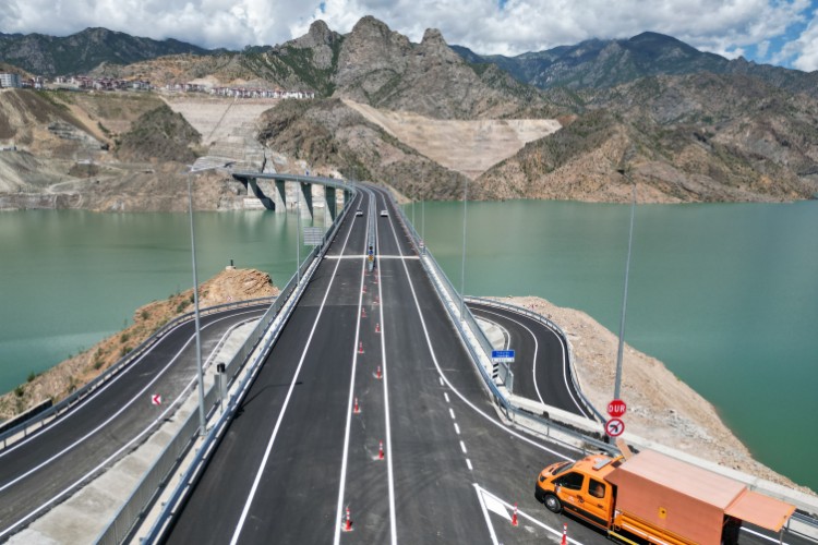 Artvin Yusufeli Merkez Viyadüğü hizmete açıldı