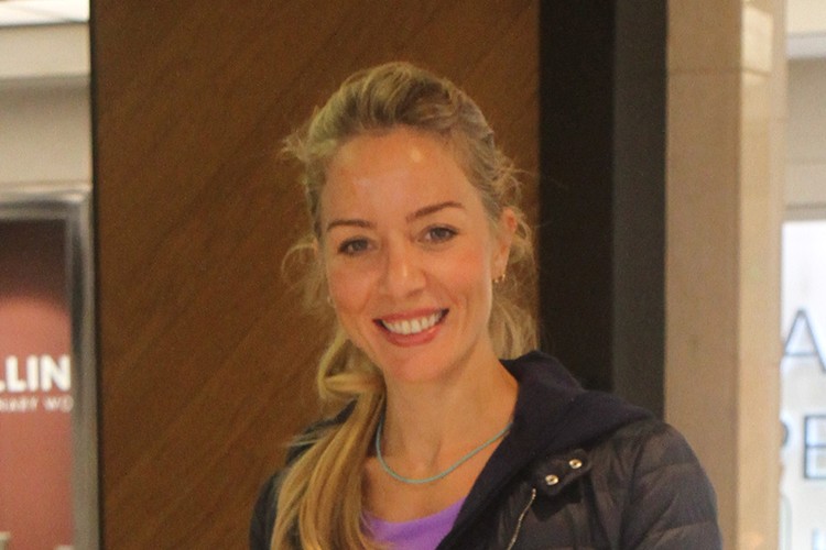 Bade İşçil alışveriş turunda