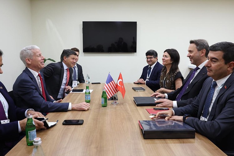 Bakan Bayraktar, Gastech 2025 Forumu kapsamında temaslarda bulundu