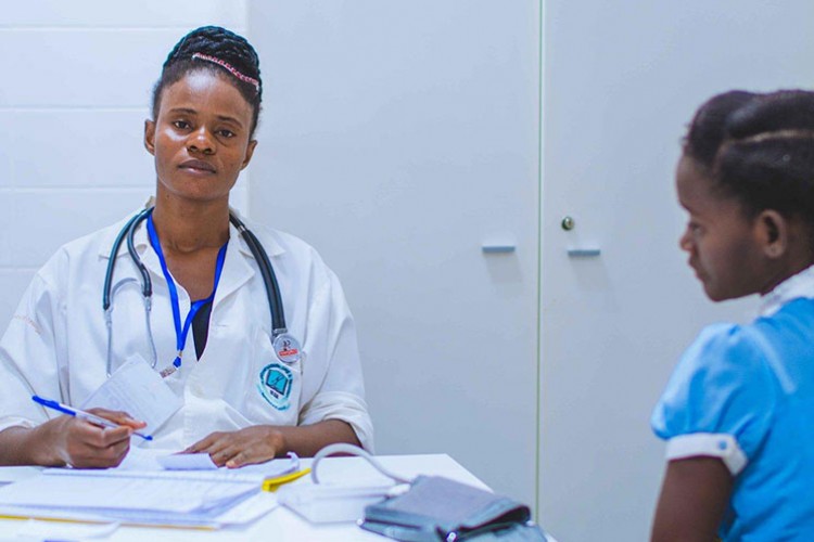 Nijerya'nın 250 bin doktora ihtiyacı var