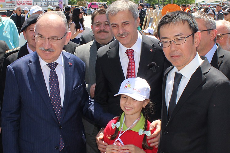 Toyota Otomotiv Sanayi Türkiye Trafik Güvenliği Resim Yarışmasıyla Genç Yetenekleri Ödüllendirdi