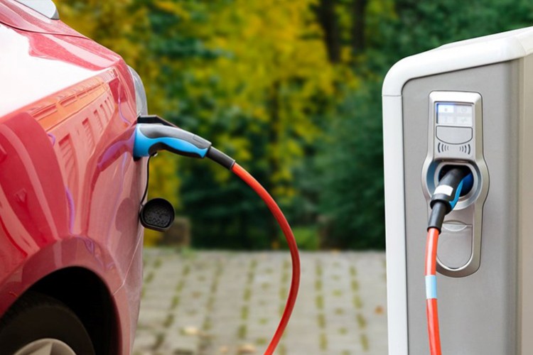 Elektrikli otomobil ithalatında tüketiciyi koruyan düzenleme yürürlükte