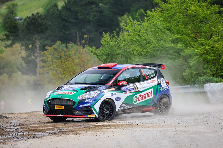 Pirelli marka lastikler ile zorlu koşulları aştı