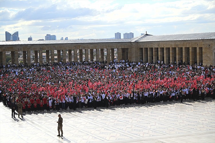 LÖSEV'den Anıtkabir'e ziyaret
