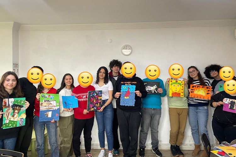 Sanatla dostluk eli uzattılar