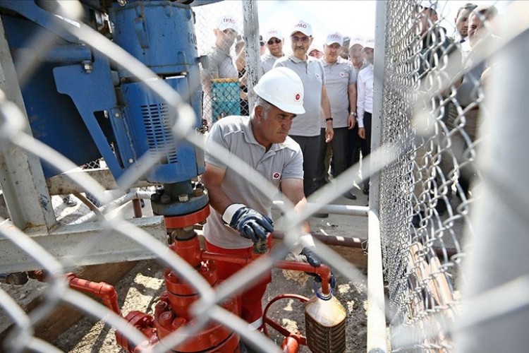 Petrol araştırma, arama ve sondaj faaliyetlerindeki işçiler için çalışma saati düzenlemesi