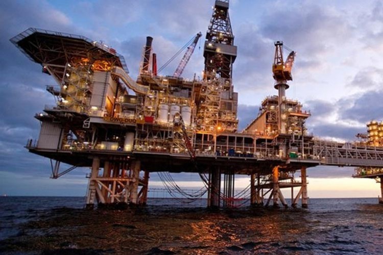 Faizleri yükseltmeyin petrolü fazla üretin!