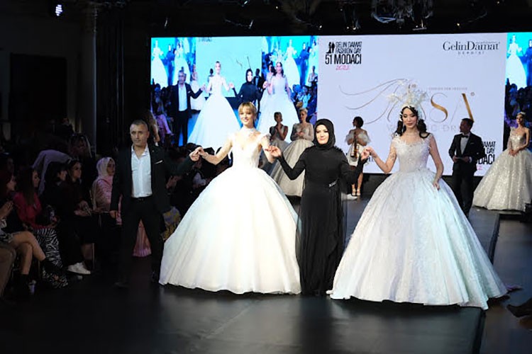 Rüya gibi gelinlik defilesi