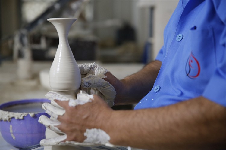 70 bin hükümlü ve tutuklu çeşitli işkollarında üretim yapıyor