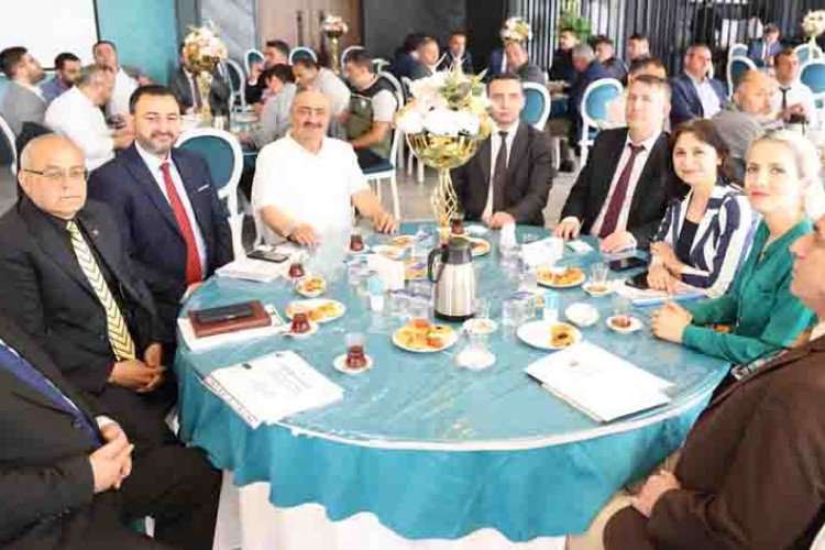 Kaymakam Özyiğit ve Başkan Büyükgöz mahalle muhtarlarını ağırladı