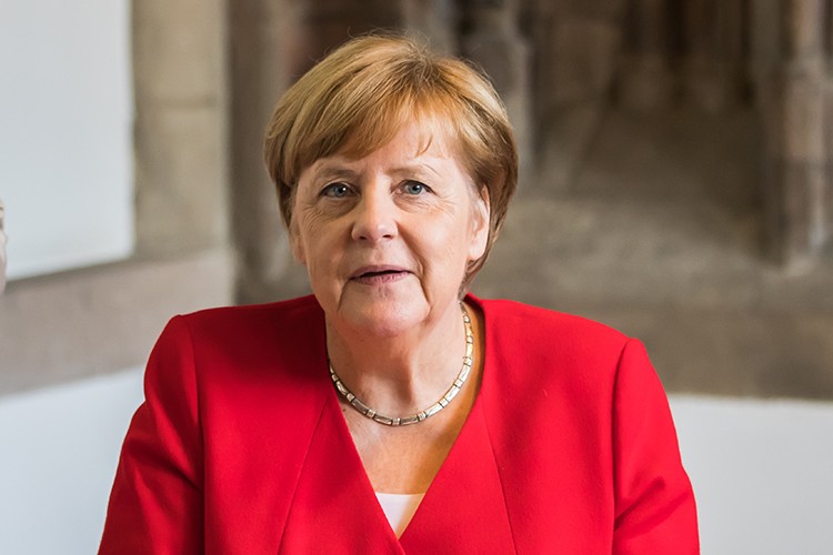 Merkel'den anlaşma çağrısı