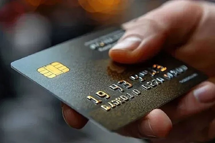 Merkez Bankası kredi kartı faiz oranlarını düşürdü