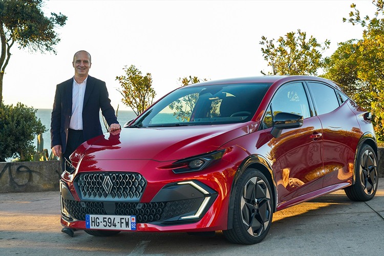 "Otomotiv pazarı 2026'da yüksek seyrini koruyacak"