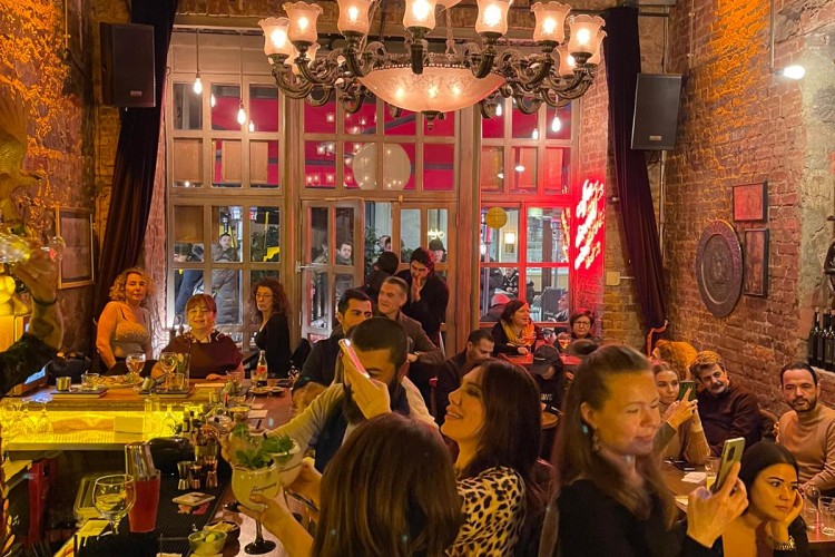 Andrea Karaköy, Sizi Bekliyor!